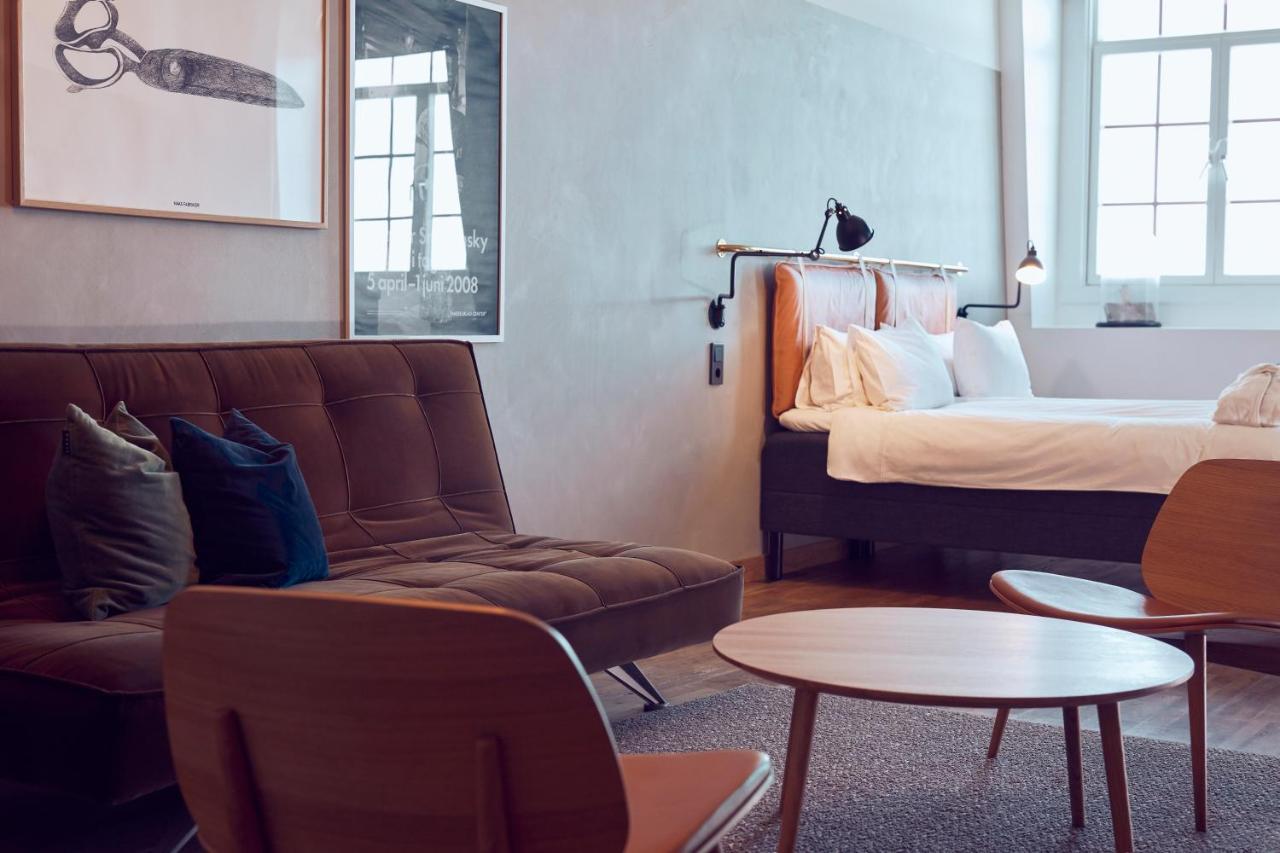 Naeaes Fabriker Hotell & Restaurang Tollered ภายนอก รูปภาพ
