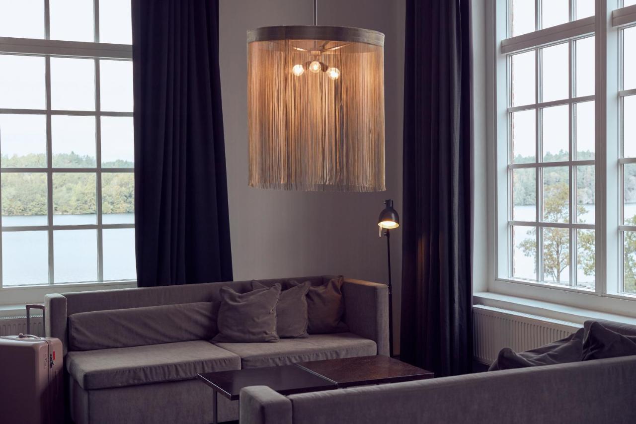 Naeaes Fabriker Hotell & Restaurang Tollered ภายนอก รูปภาพ