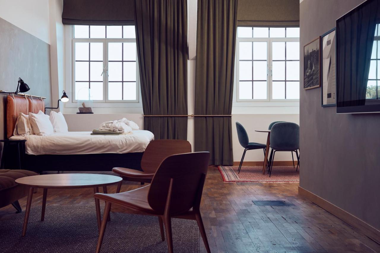 Naeaes Fabriker Hotell & Restaurang Tollered ภายนอก รูปภาพ