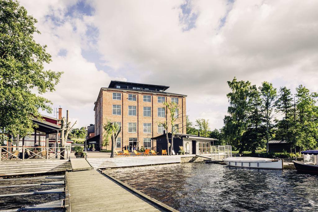 Naeaes Fabriker Hotell & Restaurang Tollered ภายนอก รูปภาพ