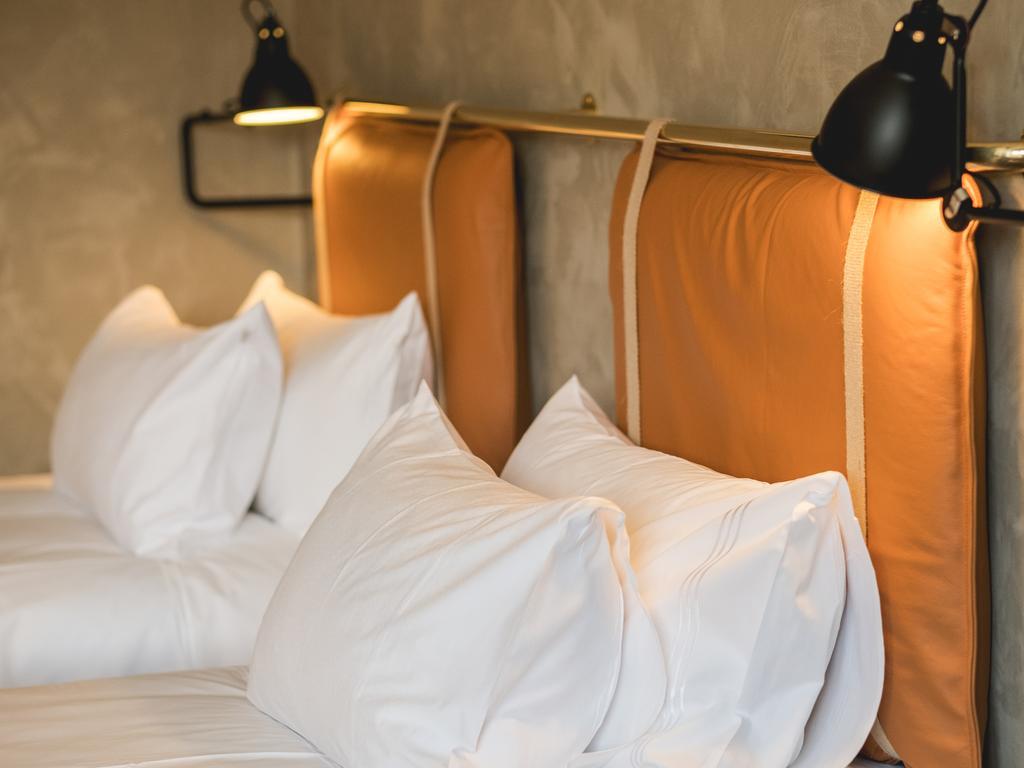 Naeaes Fabriker Hotell & Restaurang Tollered ภายนอก รูปภาพ